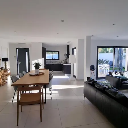 Beautemps Villa *